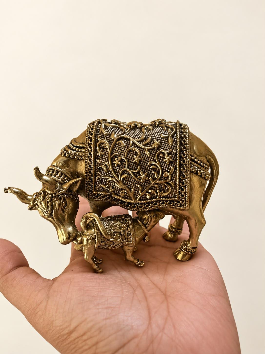 Handmade Brass Kamdhenu Cow and Calf Statue, Hindu Puja Decor, Antique Gold Finish (3 x 4.5 Inch), Idol